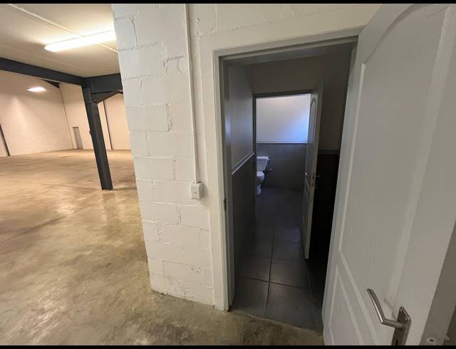 359M² WAREHOUSE TO LET IN RIVERGATE